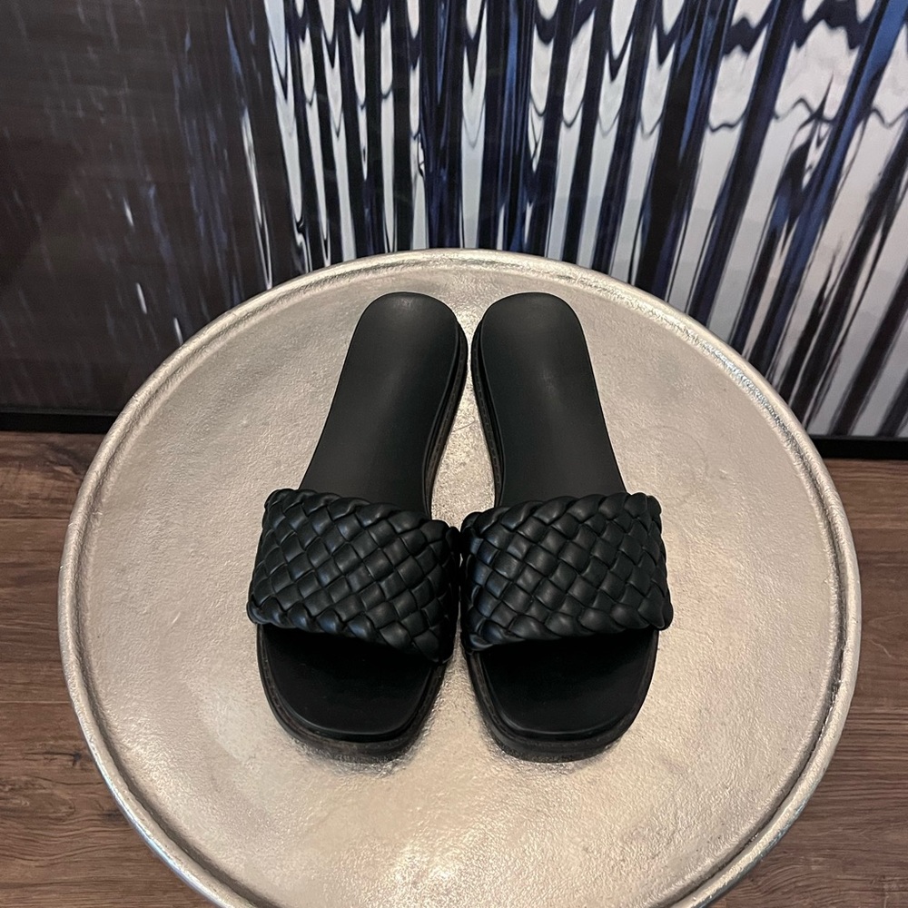 Dolce Vita Grazie Black Woven Sandals